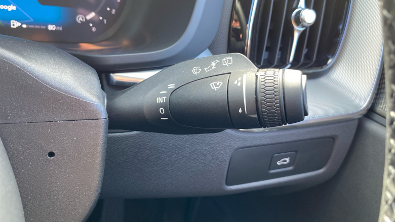 Volvo XC60 2.0 B5P Plus Black Edition 5dr AWD Geartronic Petrol Estate